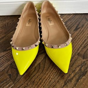 Valentino Rockstud Trim Patent Ballerina Flat, Yellow/Poudre size 37 1/2